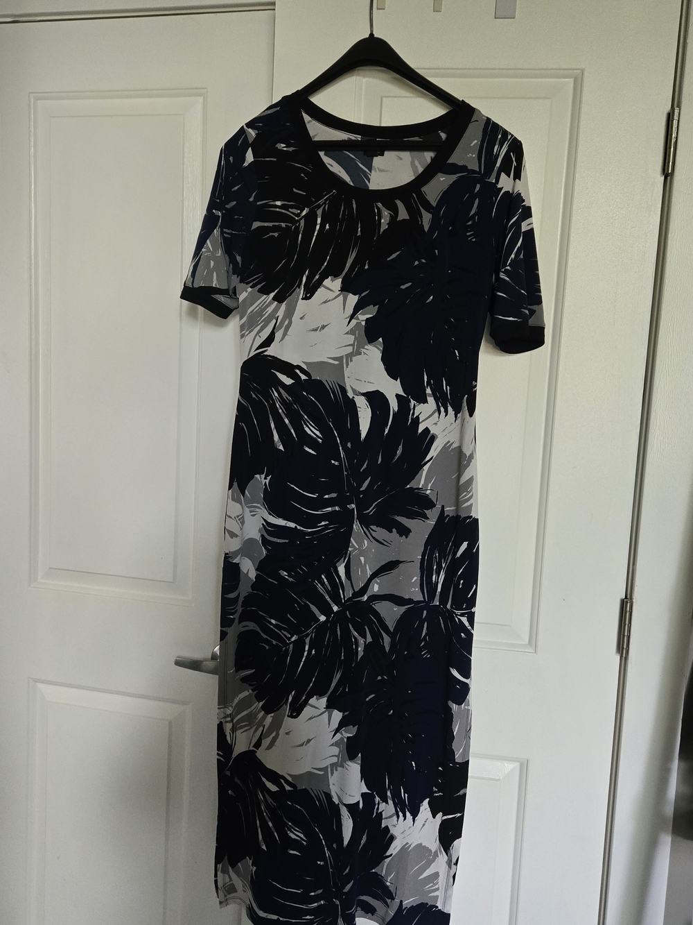Women's Navy and Gray Tropical Print Short-Sleeve Dress